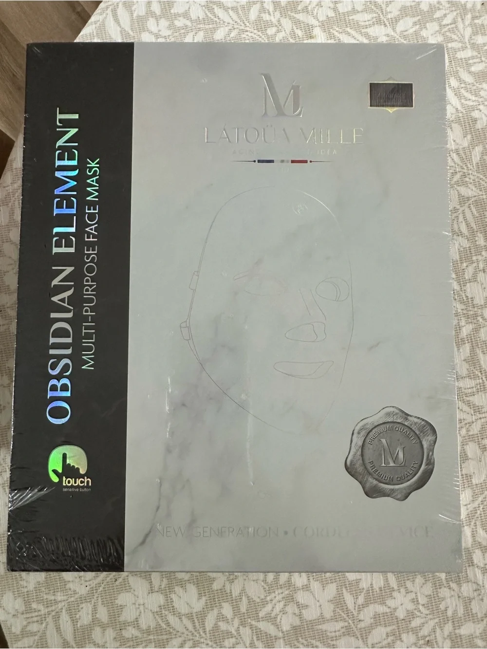 Obsidian Element Multi-Purpose Face Mask in Silver